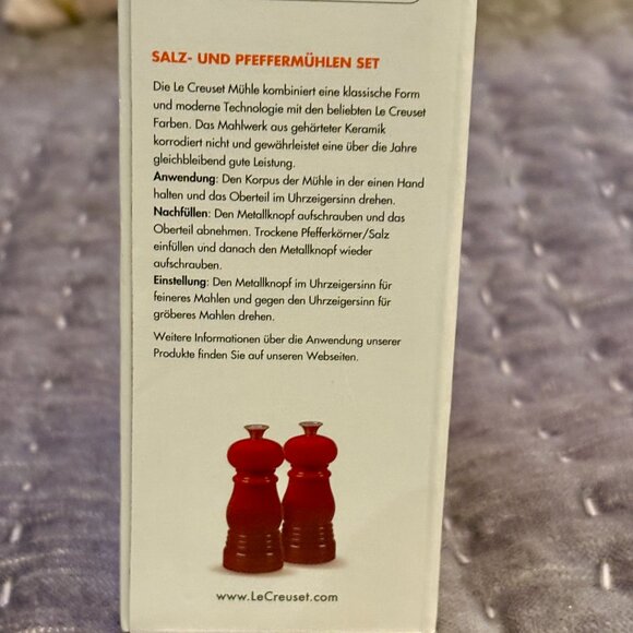 Le Creuset Cerise Red Petite Salt & Pepper Mill Set • New in Box - Picture 7 of 7